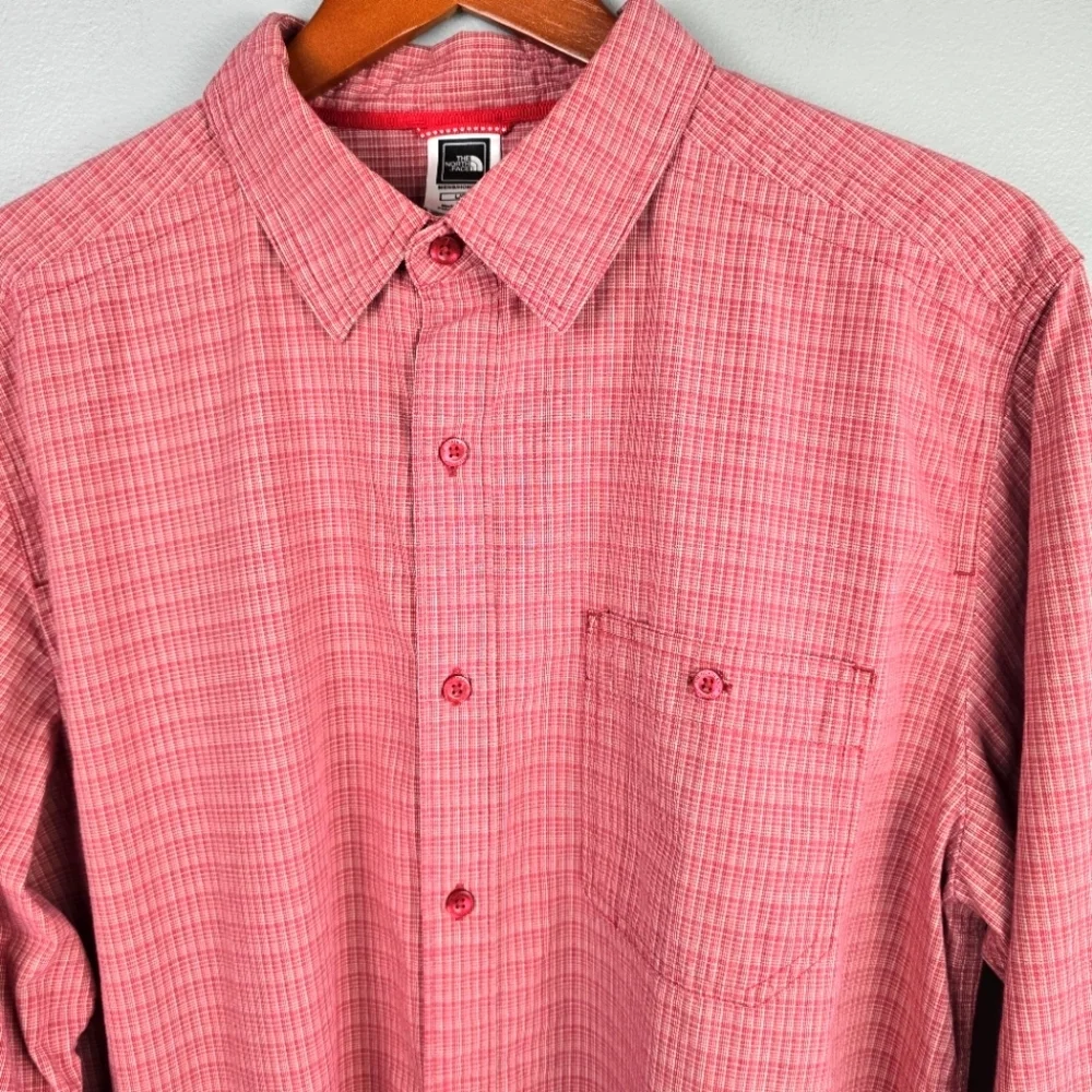 THE NORTH FACE Casual Button Down Long Sleeve Red Shirt Men Size L Preppy Office